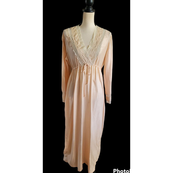 Barbizon Other - Vintage Brushed Satin & Lace Deep V Embroidered Empire Waist Peach Nightgown L